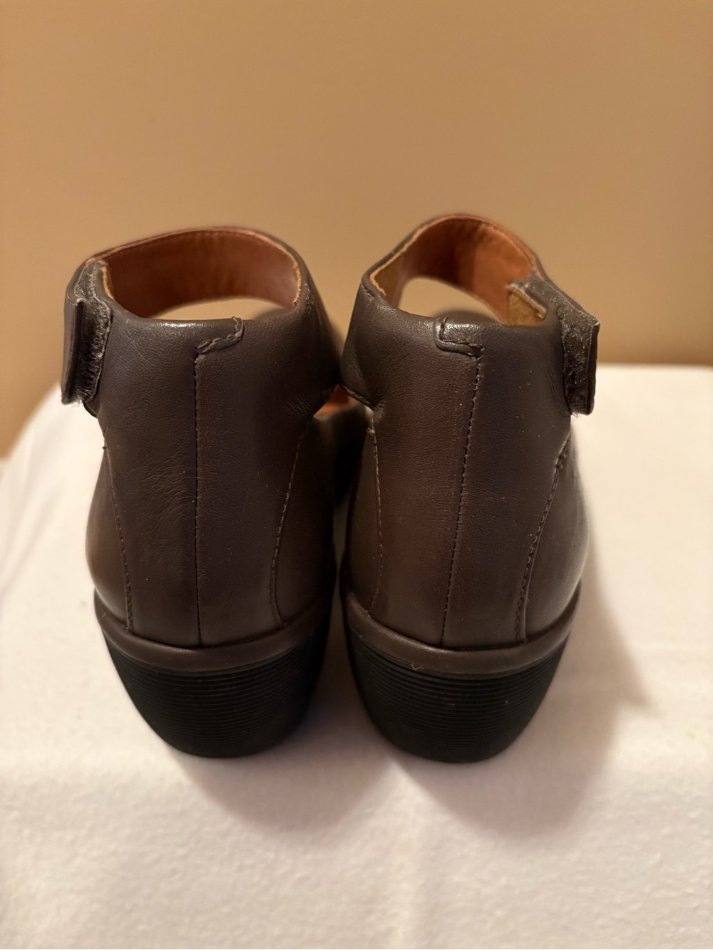 Clarks (artisan) Brown Ankle-Strap Round-Toe wedge Heels - Picture 4 of 6